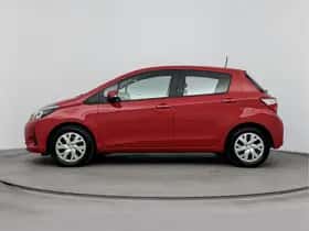 Toyota Yaris (2017) thumbnail 3
