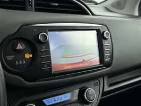 Toyota Yaris (2017) thumbnail 8