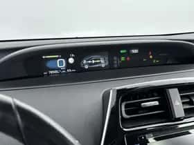 Toyota Prius (2021) thumbnail 6