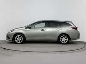 Toyota Auris (2018) thumbnail 3