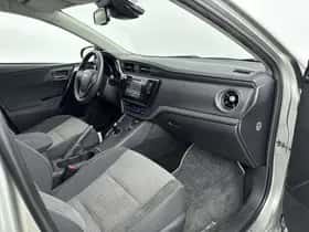 Toyota Auris (2018) thumbnail 6