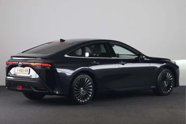 Toyota Mirai (2023) thumbnail 2