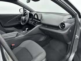 Toyota C-HR (2025) thumbnail 6