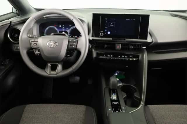Toyota C-HR (2026) thumbnail 4