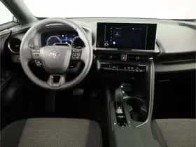 Toyota C-HR (2026) thumbnail 4