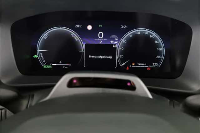 Toyota C-HR (2026) thumbnail 5