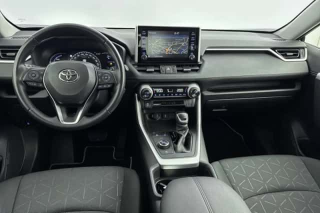 Toyota RAV4 (2021) thumbnail 4