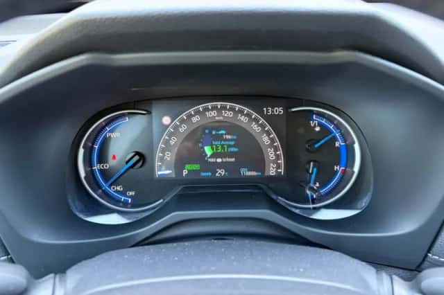 Toyota RAV4 (2021) thumbnail 5