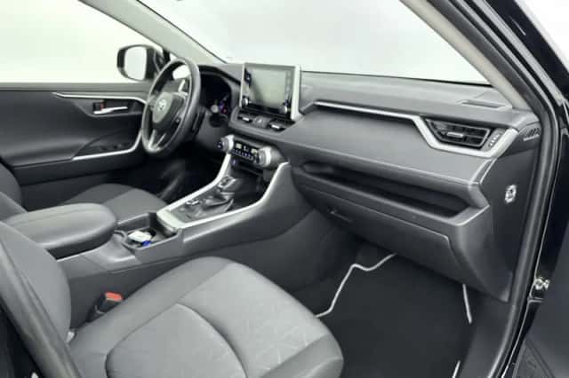 Toyota RAV4 (2021) thumbnail 6
