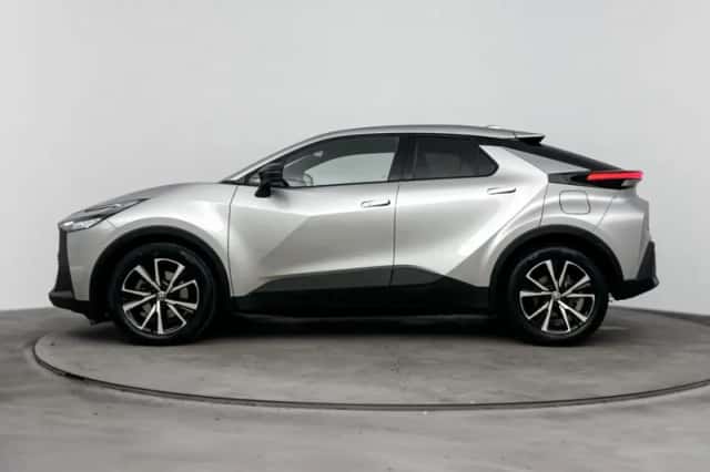 Toyota C-HR (2025) thumbnail 3
