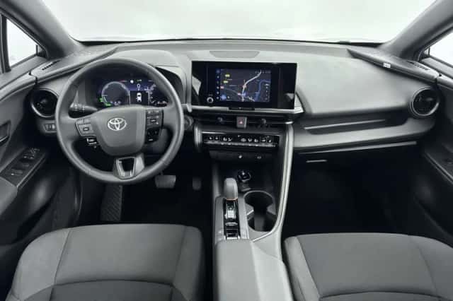 Toyota C-HR (2025) thumbnail 4