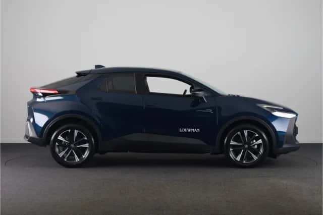 Toyota C-HR (2026) thumbnail 3