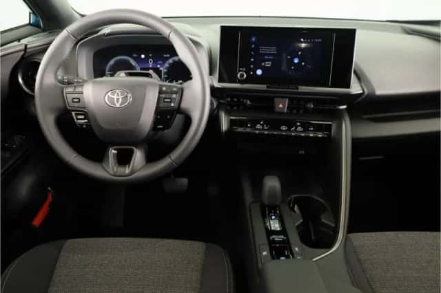 Toyota C-HR (2026) thumbnail 4