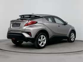 Toyota C-HR (2019) thumbnail 2