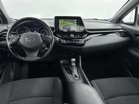 Toyota C-HR (2019) thumbnail 4