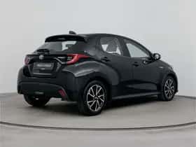 Toyota Yaris (2021) thumbnail 2