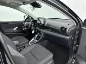 Toyota Yaris (2021) thumbnail 6
