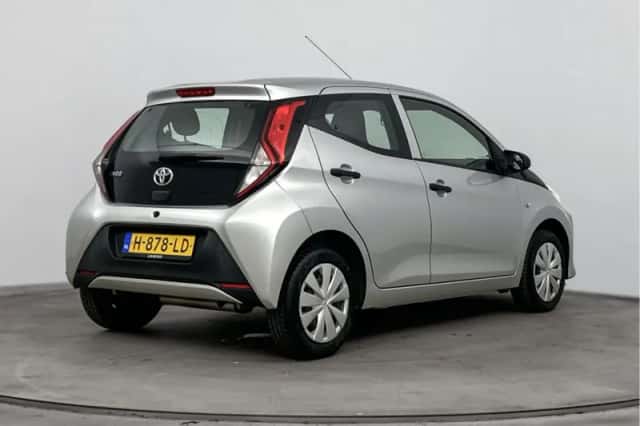 Toyota Aygo (2020) thumbnail 2