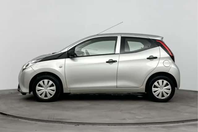 Toyota Aygo (2020) thumbnail 2