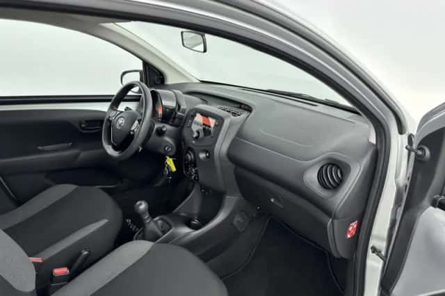 Toyota Aygo (2020) thumbnail 5