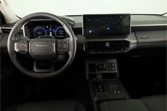 Toyota Hilux (2026) thumbnail 4