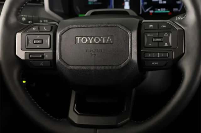 Toyota Hilux (2026) thumbnail 5