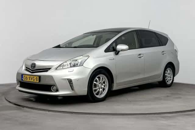 Toyota Prius (2012) thumbnail 1