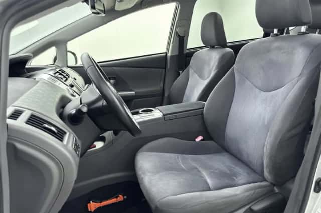 Toyota Prius (2012) thumbnail 4