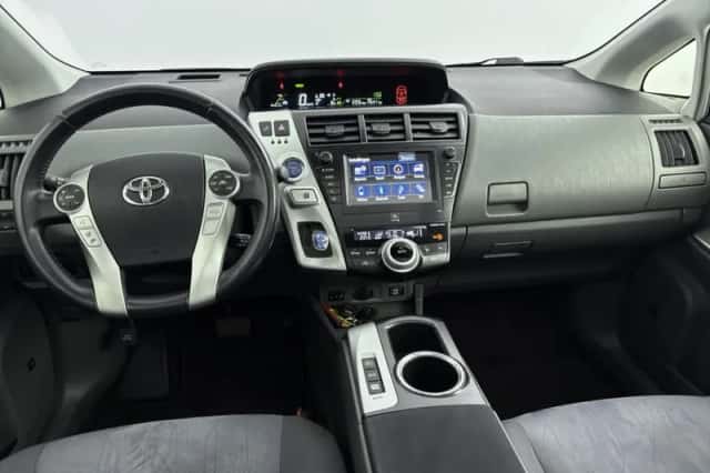 Toyota Prius (2012) thumbnail 6