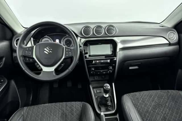 Suzuki Vitara (2024) thumbnail 5