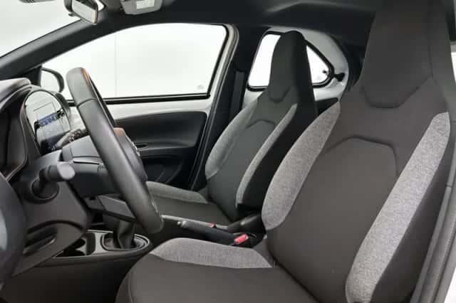 Toyota Aygo (2025) thumbnail 4