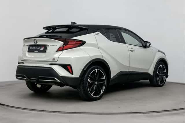 Toyota C-HR (2021) thumbnail 2