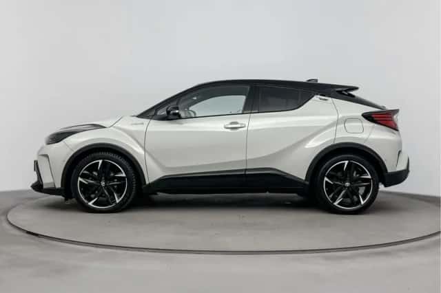 Toyota C-HR (2021) thumbnail 3