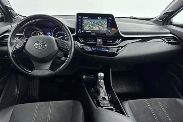 Toyota C-HR (2021) thumbnail 4
