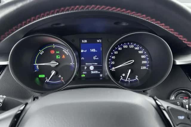 Toyota C-HR (2021) thumbnail 5