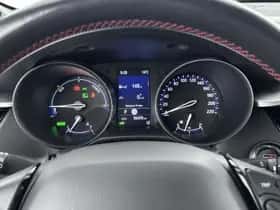 Toyota C-HR (2021) thumbnail 5