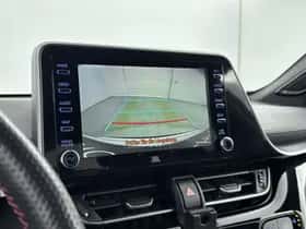 Toyota C-HR (2021) thumbnail 8