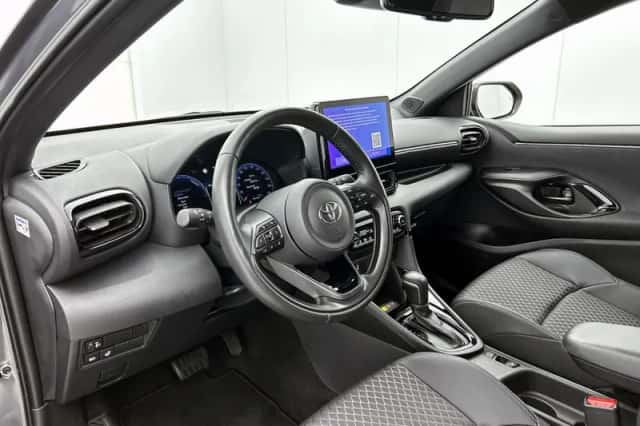 Toyota Yaris (2025) thumbnail 5