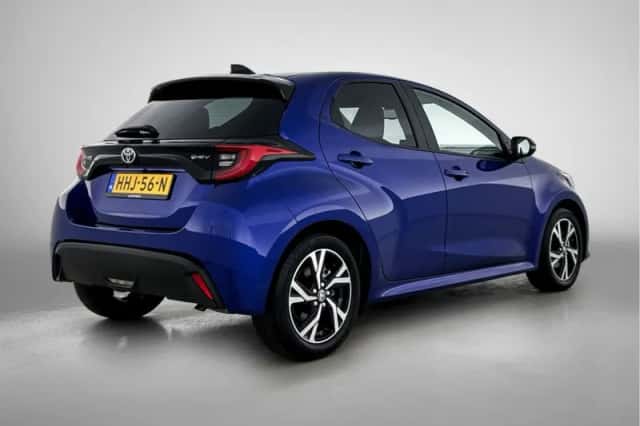 Toyota Yaris (2025) thumbnail 2