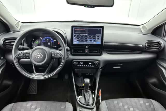Toyota Yaris (2025) thumbnail 4