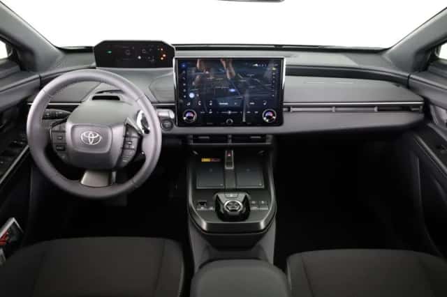 Toyota C-HR+ (2026) thumbnail 4