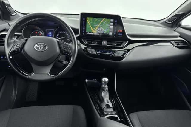 Toyota C-HR (2019) thumbnail 4