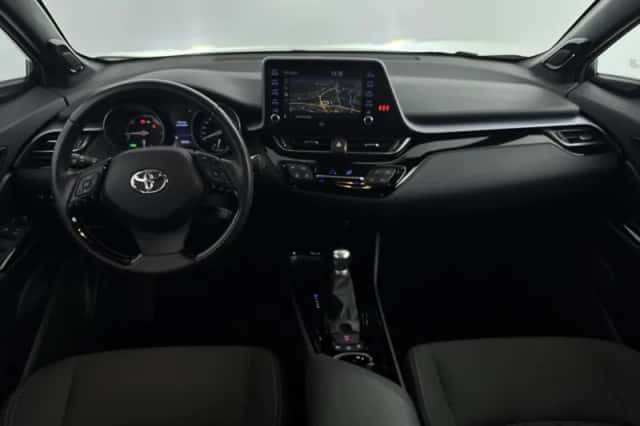 Toyota C-HR (2021) thumbnail 4