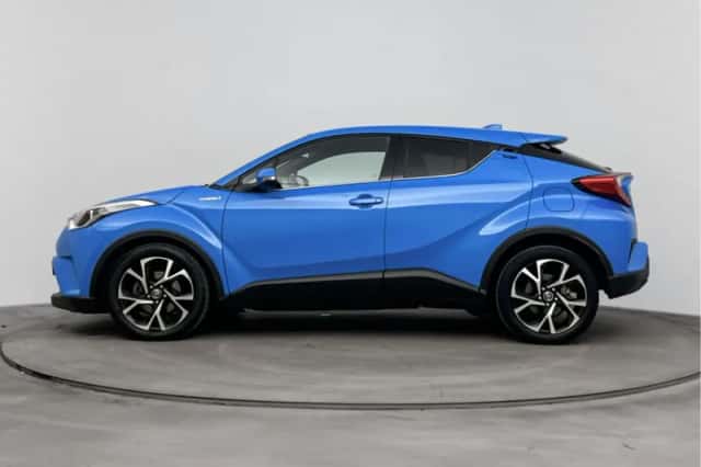 Toyota C-HR (2019) thumbnail 3