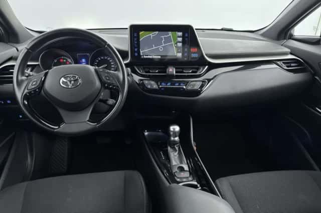 Toyota C-HR (2019) thumbnail 4