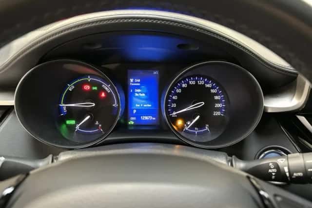 Toyota C-HR (2019) thumbnail 5