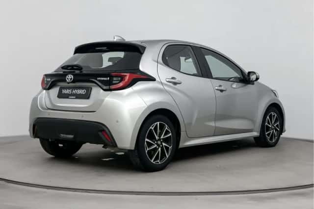 Toyota Yaris (2023) thumbnail 2