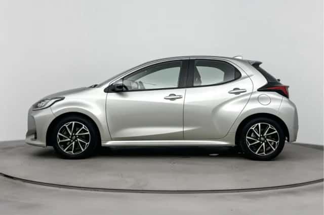 Toyota Yaris (2023) thumbnail 3