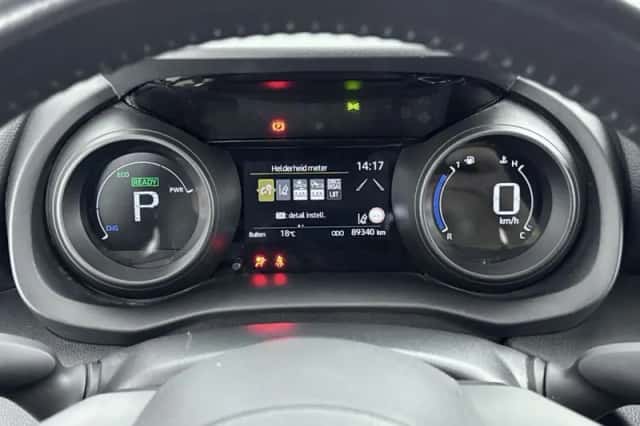 Toyota Yaris (2023) thumbnail 5