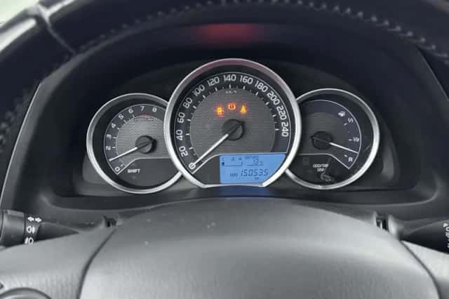 Toyota Auris (2015) thumbnail 5